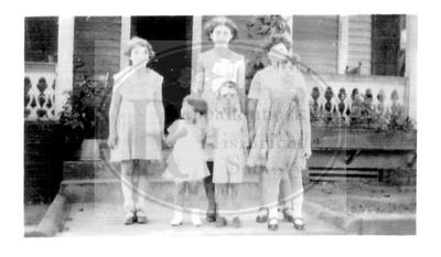 Picture of Jenkins Sisters and Latham Children